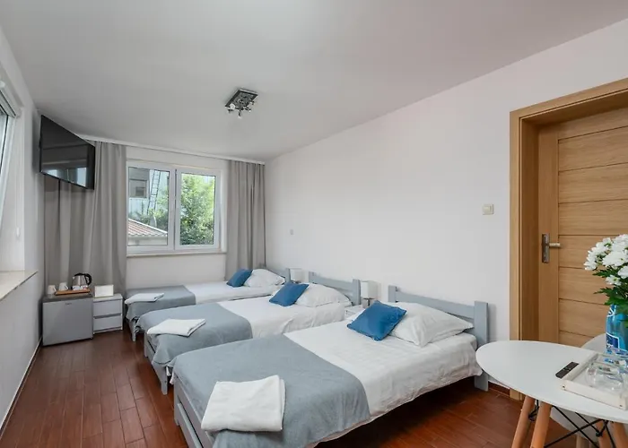 Sleeply Zlotniki- Dom Dla 18 Osob * ヴロツワフ