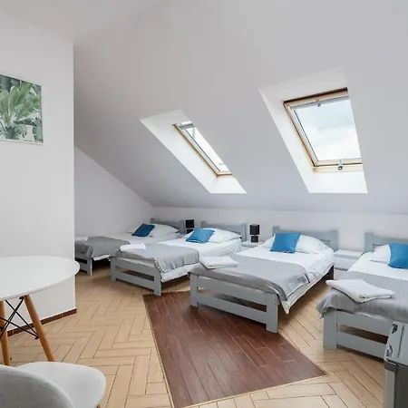 펜션 Sleeply Zlotniki- Dom Dla 18 Osob