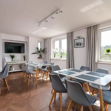 펜션 Sleeply Zlotniki- Dom Dla 18 Osob 브로츠와프