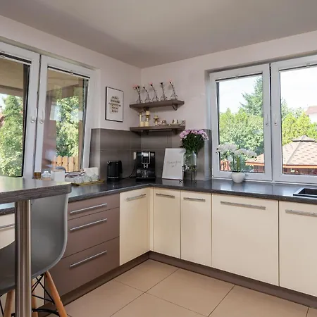 Sleeply Zlotniki- Dom Dla 18 Osob 브로츠와프