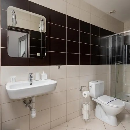 Sleeply Zlotniki- Dom Dla 18 Osob * 브로츠와프