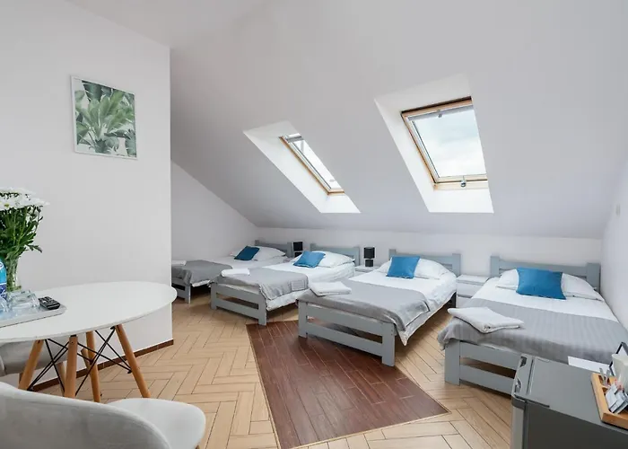 Holiday home Sleeply Zlotniki- Dom Dla 18 Osob