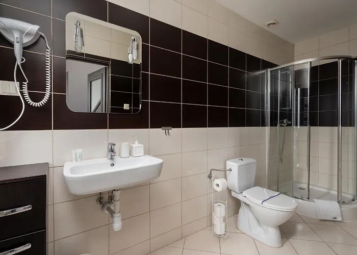 Sleeply Zlotniki- Dom Dla 18 Osob * فروتسواف